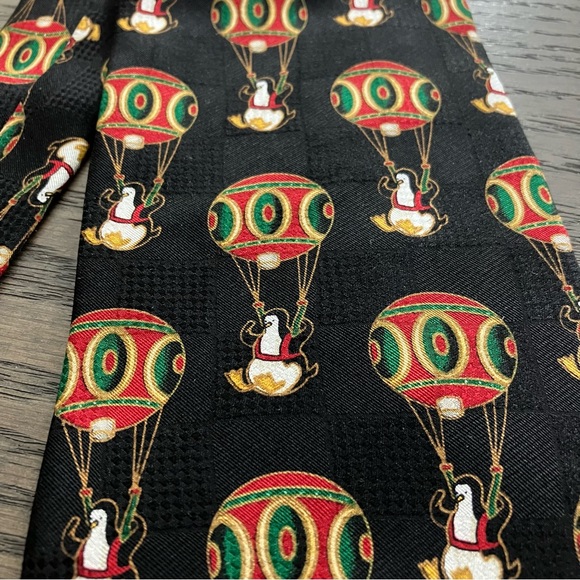 Penguin black tie - Picture 2 of 4